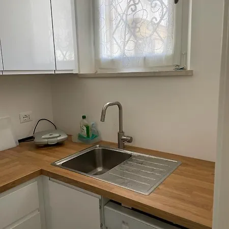 Apartament Trilo In Posizione Riservata E Strategica Sia Per Il Mare Che Per Il Centro Di E Numana *